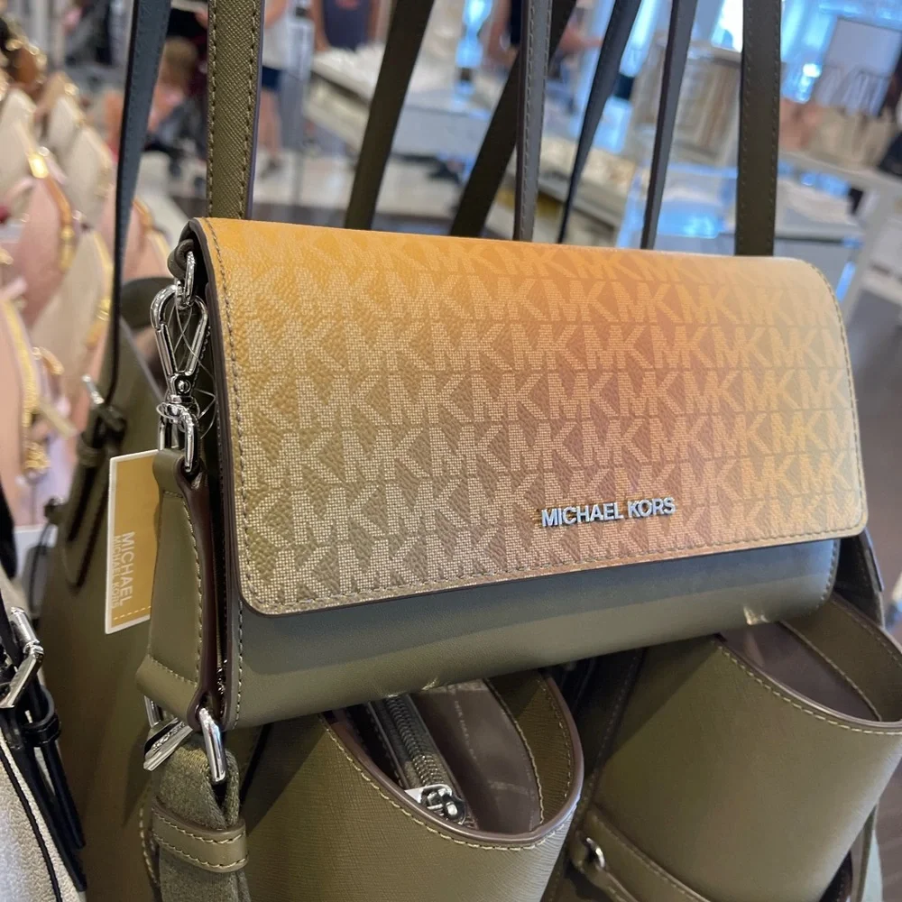 MICHAEL KORS Jet Set Large Ombré Signature Logo Crossbody Bag
Olive Multi 
NWT - Picture 15 of 16
